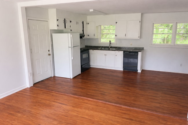 Building Photo - 683 Rothell Rd