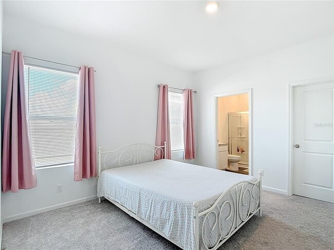 Building Photo - 38345 Honey Suckle Dr