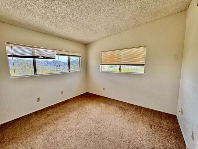 Building Photo - Coming Soon! 2 bedroom 1 bath