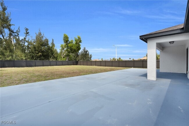 Building Photo - 1601 SW 12th Terrace