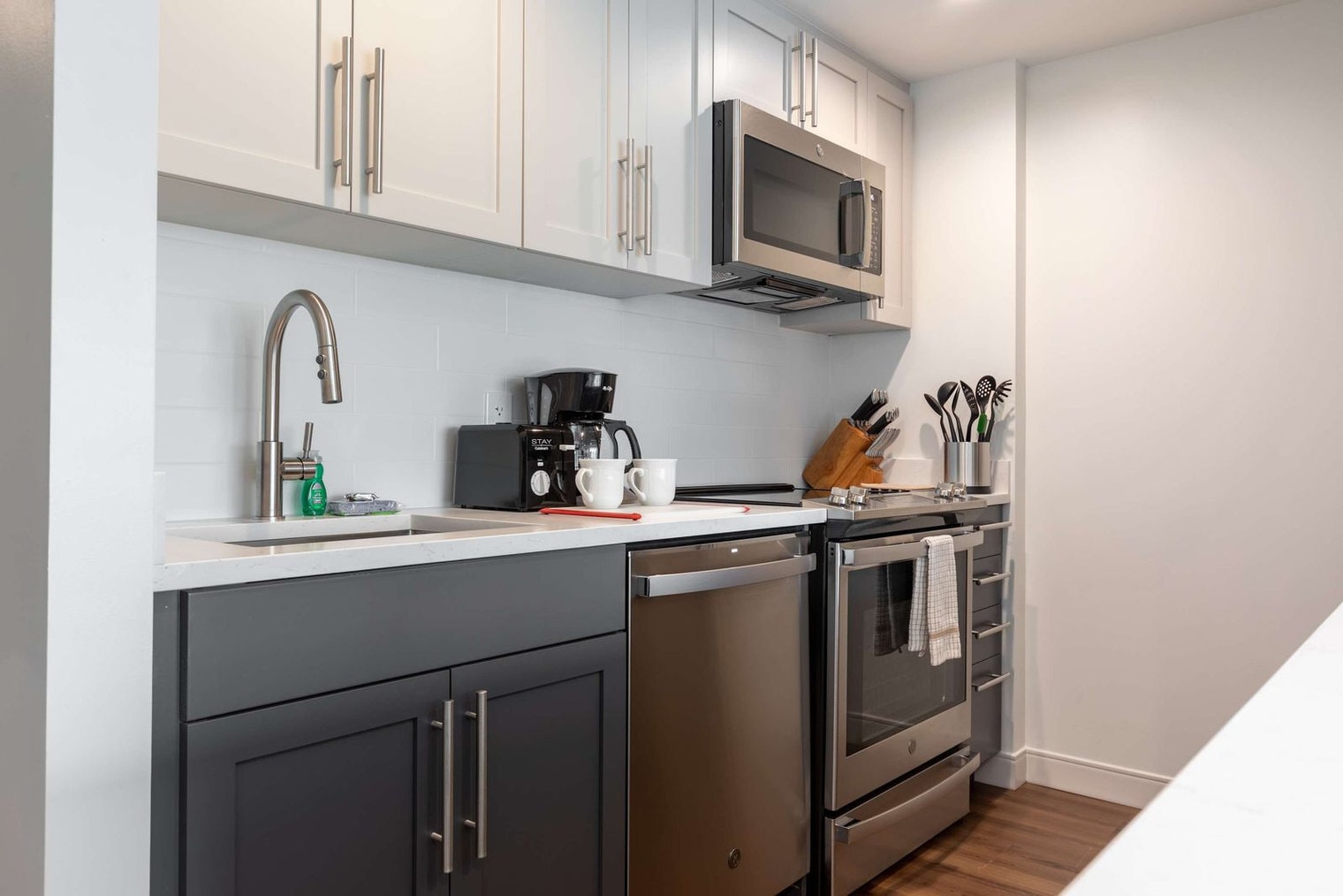 Building Photo - 350 Third Street-SI FL8-ID1050399P