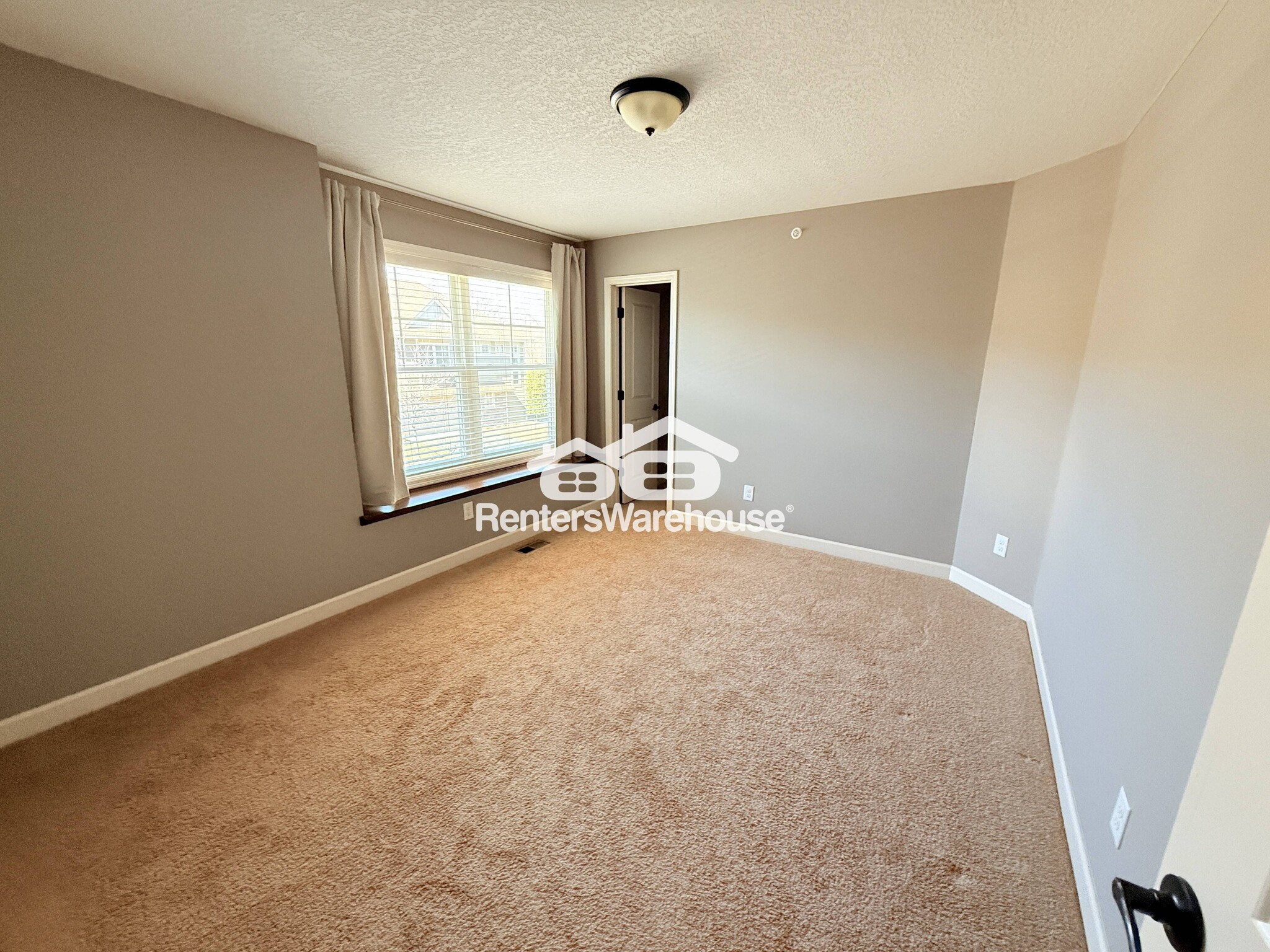 Building Photo - 3273 Red Oak Trail