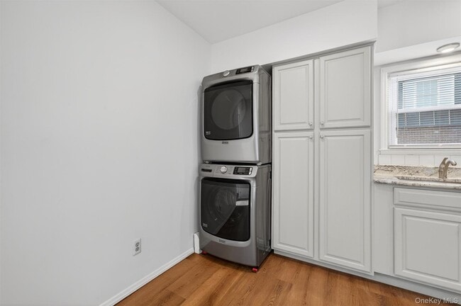 Building Photo - 12 Scotchtown Ave