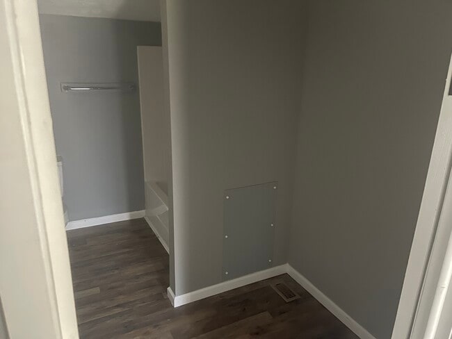 Building Photo - 434 Dundee Cir