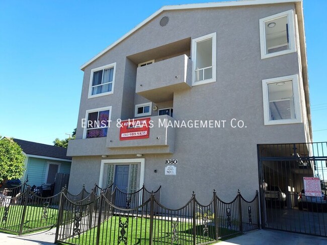 Primary Photo - Lovely 2 Bedroom 2 Bath Condo Styled Apart...