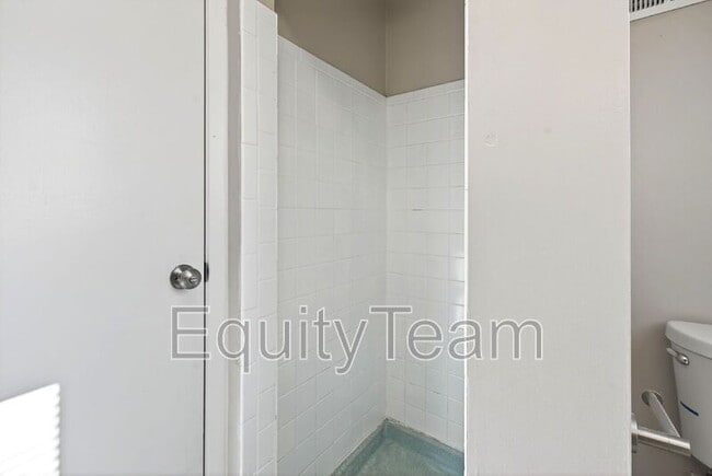 Building Photo - 517 Brunswick Dr