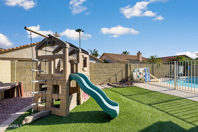 Building Photo - 7239 W Morrow Dr