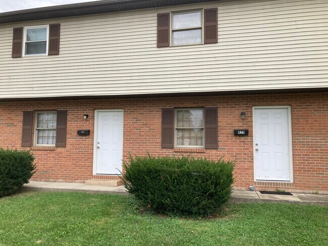 Primary Photo - 423 Railroad St