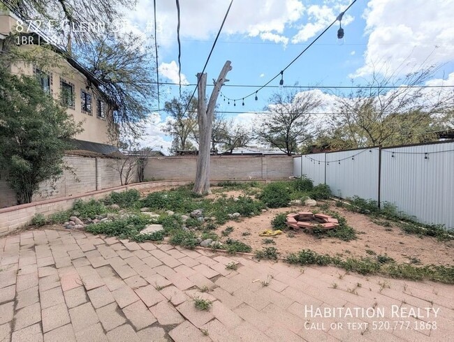 Building Photo - 872 E Glenn St