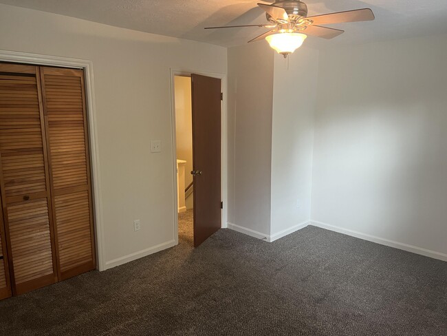 Building Photo - 301 W Clifton Ave