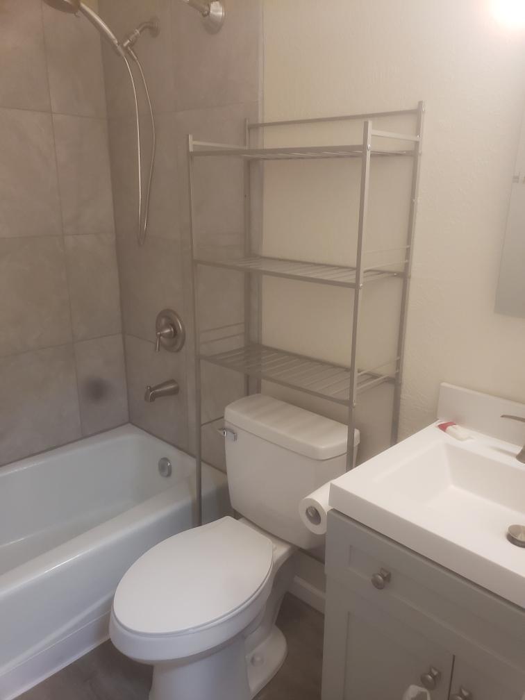 Building Photo - 12220 Menaul Blvd NE