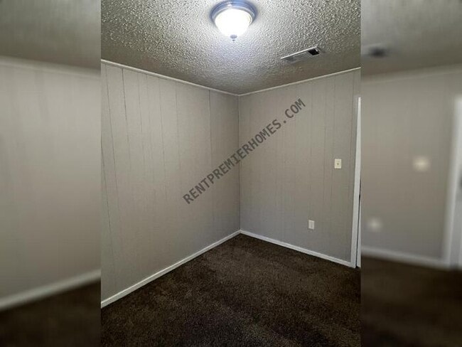 Building Photo - 6617 Whippoorwill Ln