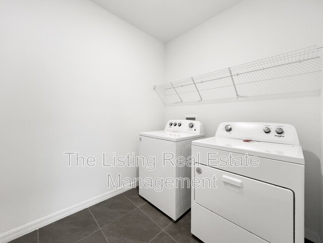 Building Photo - 33314 Darley Dl Trl