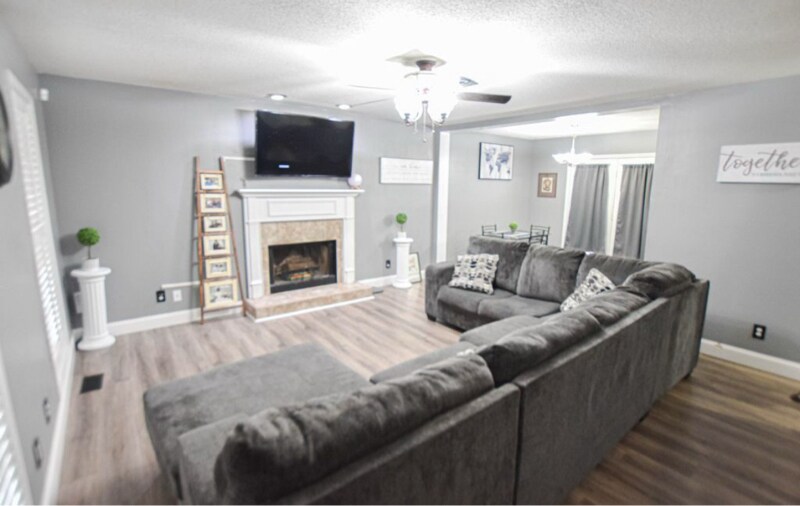 Building Photo - 2021 Windmeade Dr
