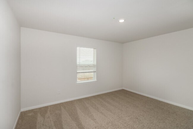 Building Photo - 428 Beechwood Hacienda Dr