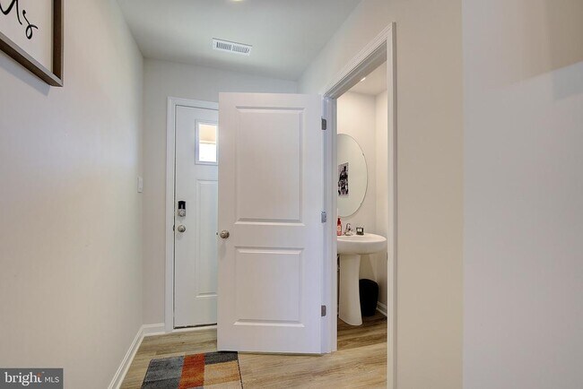 Building Photo - 134 Charming Frst Ave