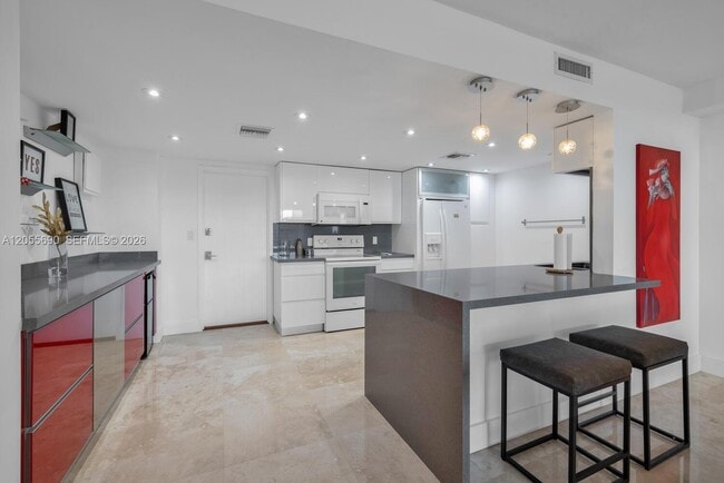 Building Photo - 155 Ocean Ln Dr