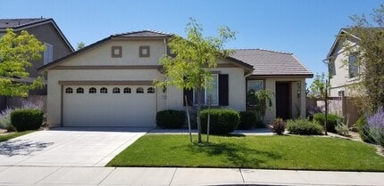Building Photo - Large beautifully maintained newer home located in Demonte Ranch.