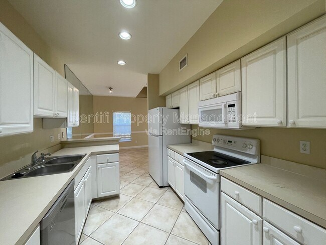 Building Photo - 9719 Glen Heron Dr