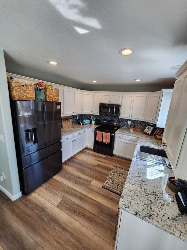 Building Photo - Beautiful 2-Story Home with Finished Basem...
