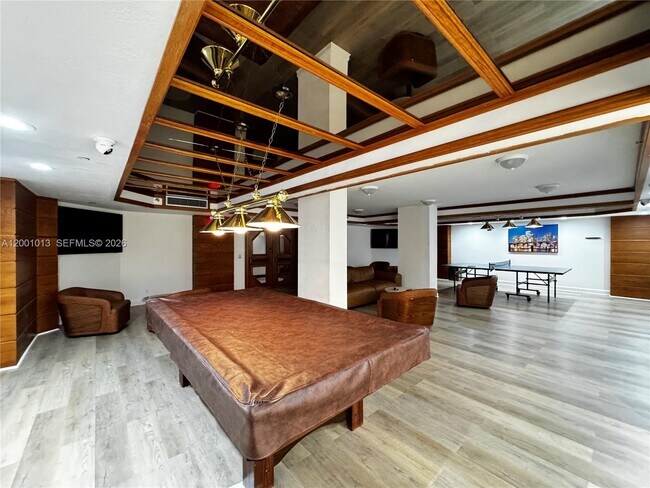 Building Photo - 18151 NE 31st Ct