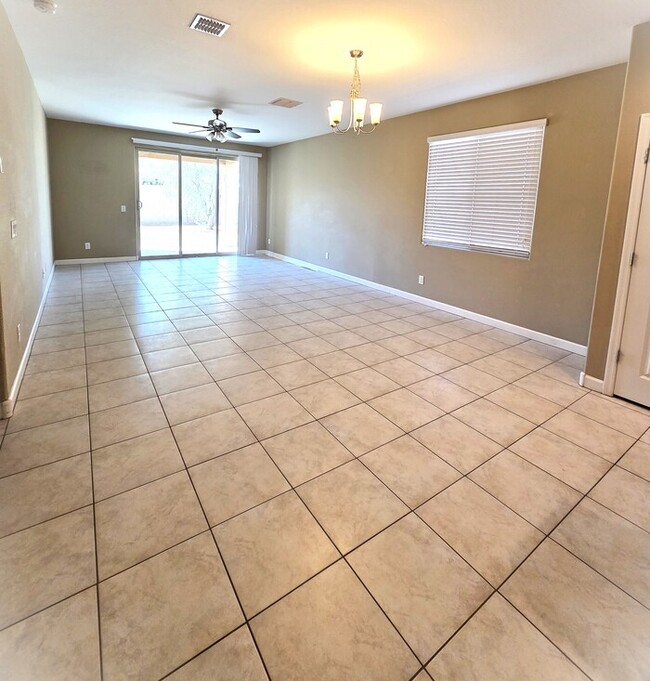 Building Photo - 3 bedroom home with den or office