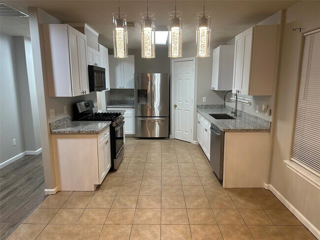 Primary Photo - 2523 Knoll Shadows Ln