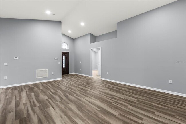 Building Photo - 460 Martigues Dr