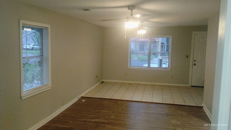 Building Photo - 1332 Fernwood Dr