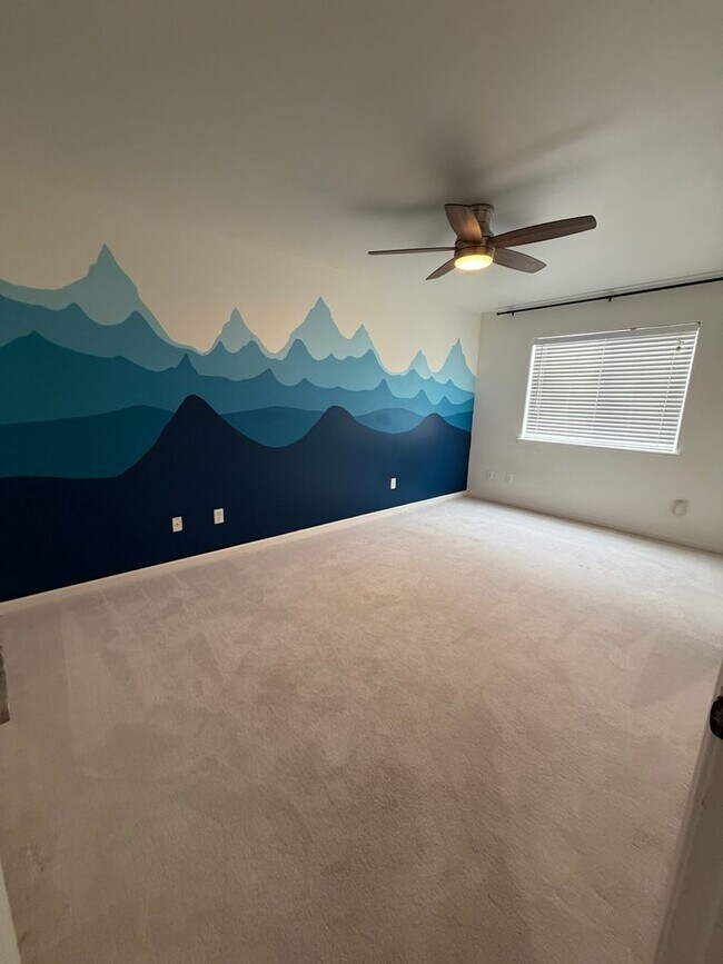 Building Photo - 5207 Villa Dr