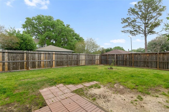 Building Photo - 21302 Park Bend Dr