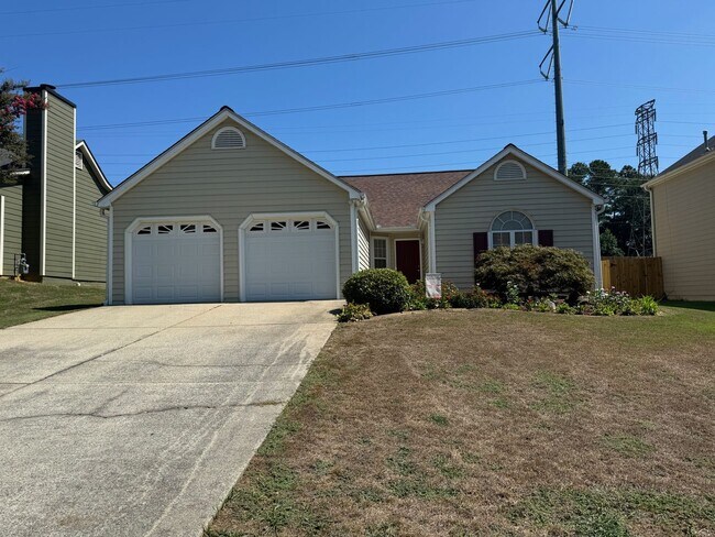 Building Photo - Sunroom and Fenced Backyard in the Heart of Kennesaw!