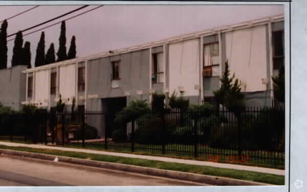 Primary Photo - Las Palmas Apartments