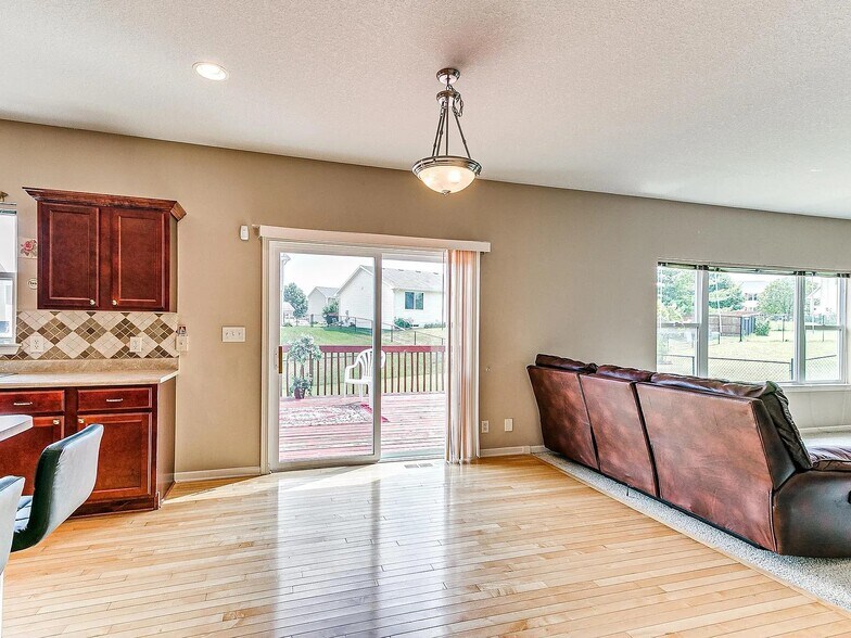 Building Photo - 15222 Aurora Cir