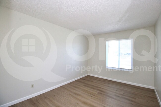 Building Photo - 517 W Highland St