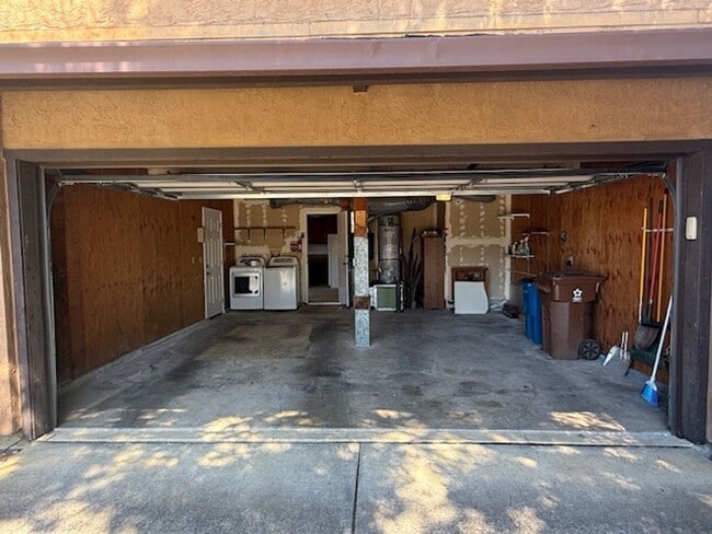 Building Photo - 3-Bed / 2.5 Bath Home in Quiet Benicia Hil...