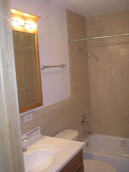 Building Photo - 313 Elgin Ave