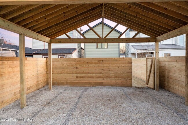 Building Photo - Home in Germantown for Rent - Carport, Fenced Back Yard!