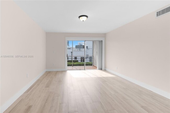 Building Photo - 8752 SW 12th St