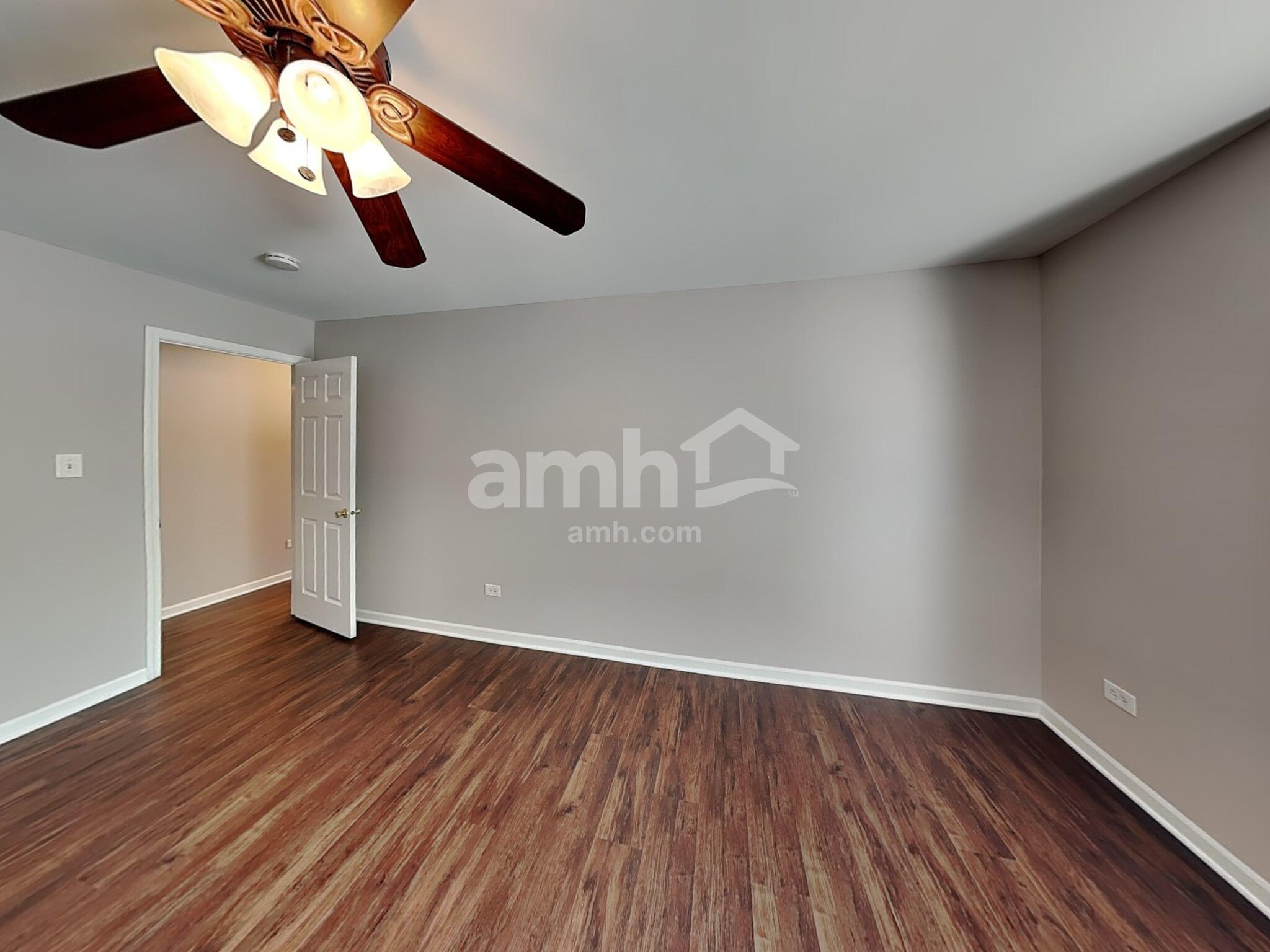Building Photo - 5301 Meadowbrook St