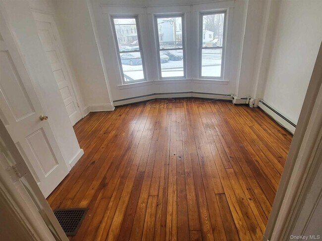 Building Photo - 108 Winnikee Ave