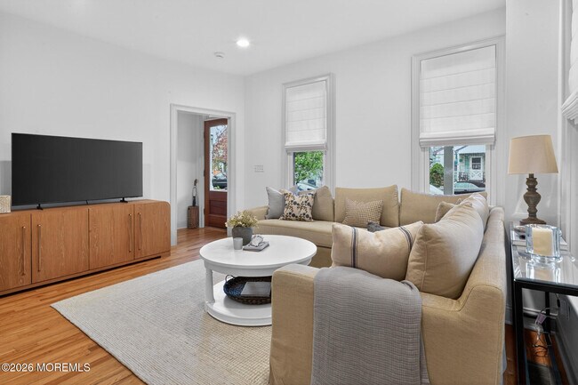 Building Photo - 142 Heck Ave