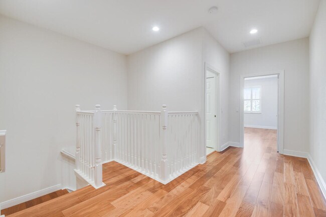 Building Photo - 4644 Cadiz Cir