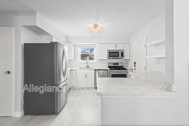 Building Photo - 3918 Usher Ave