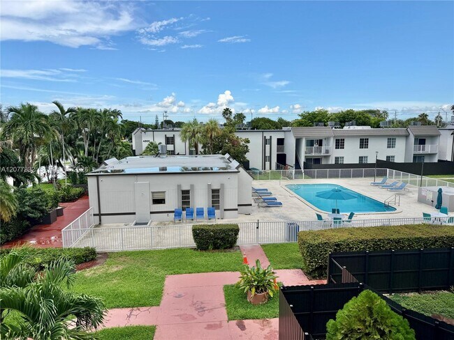 Building Photo - 4920 NW 79th Ave