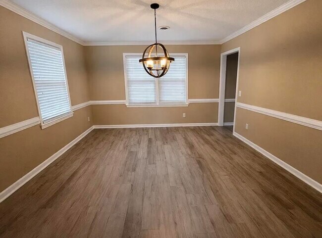 Building Photo - 613 62nd Ave N