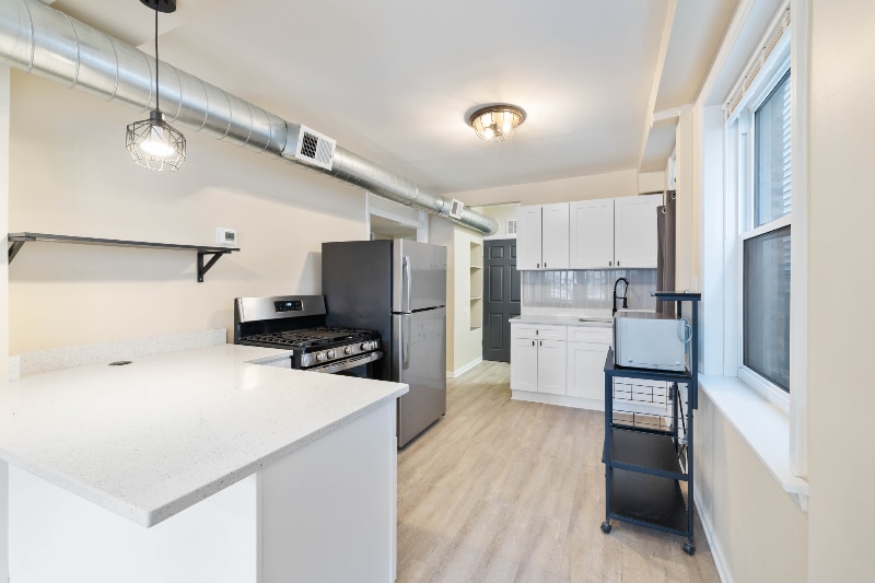 Building Photo - 2645 N Ridgeway Ave