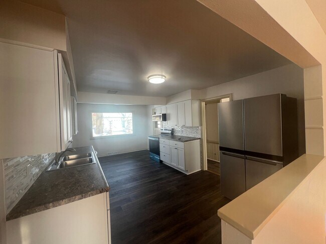 Building Photo - Click the “Apply Now” button or email wapmrentals@gmail.com for a prompt response.