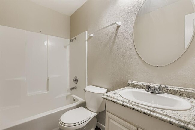 Building Photo - 2005 West Loop