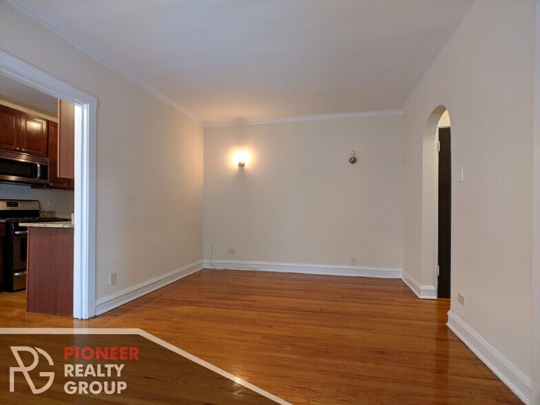 Building Photo - 4912 N Hoyne Ave
